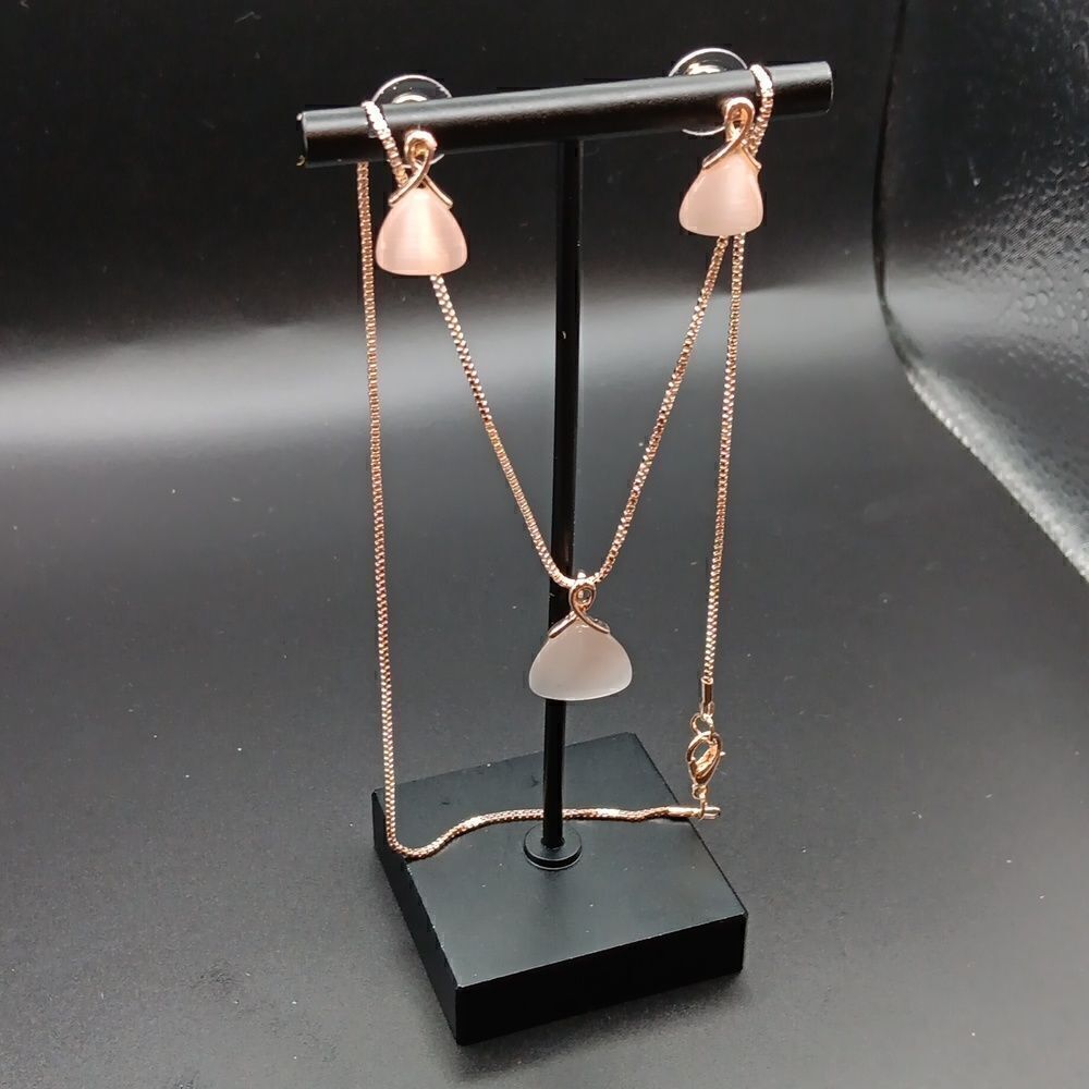 New Shell Necklace‎ and Earrings Jewelry Set Goldtone New